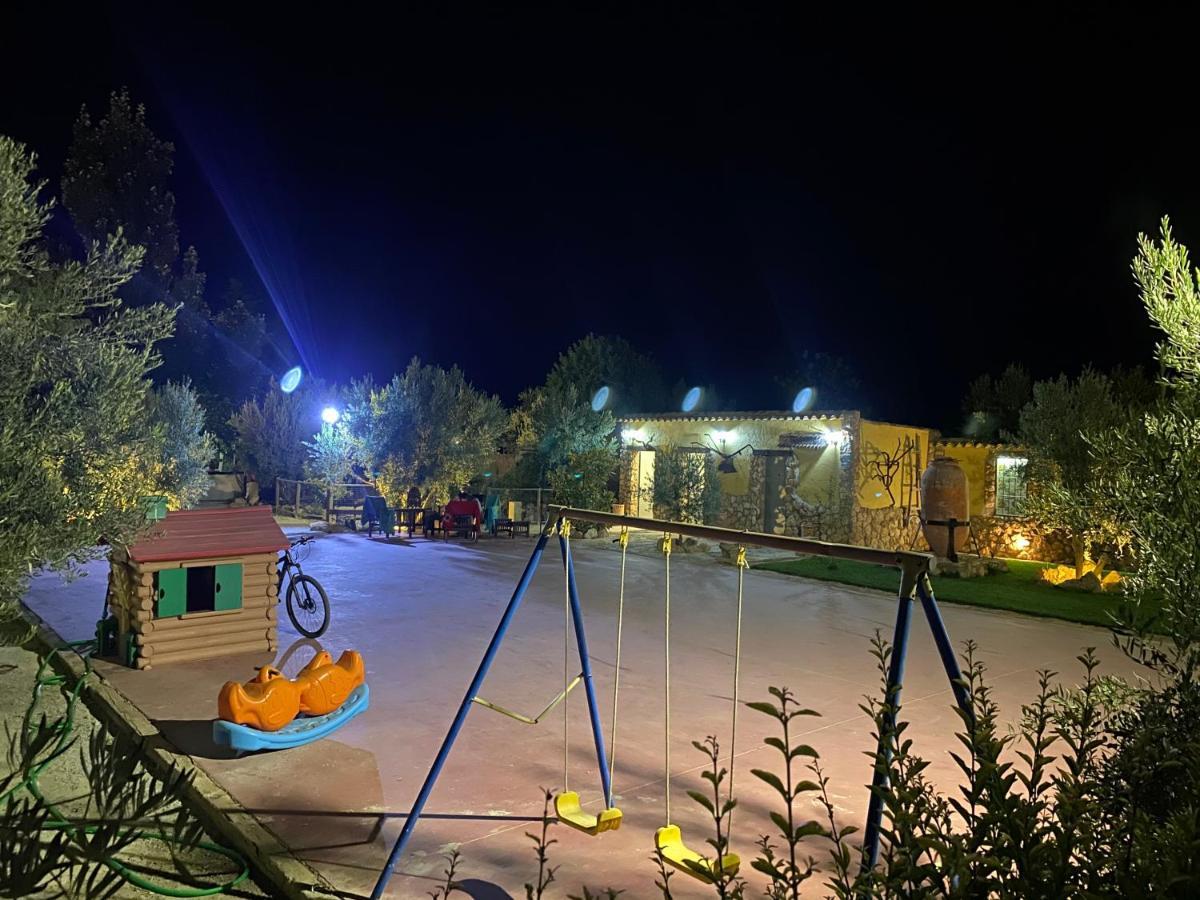 Cortijo Bustamante Guest House Baza Exterior foto